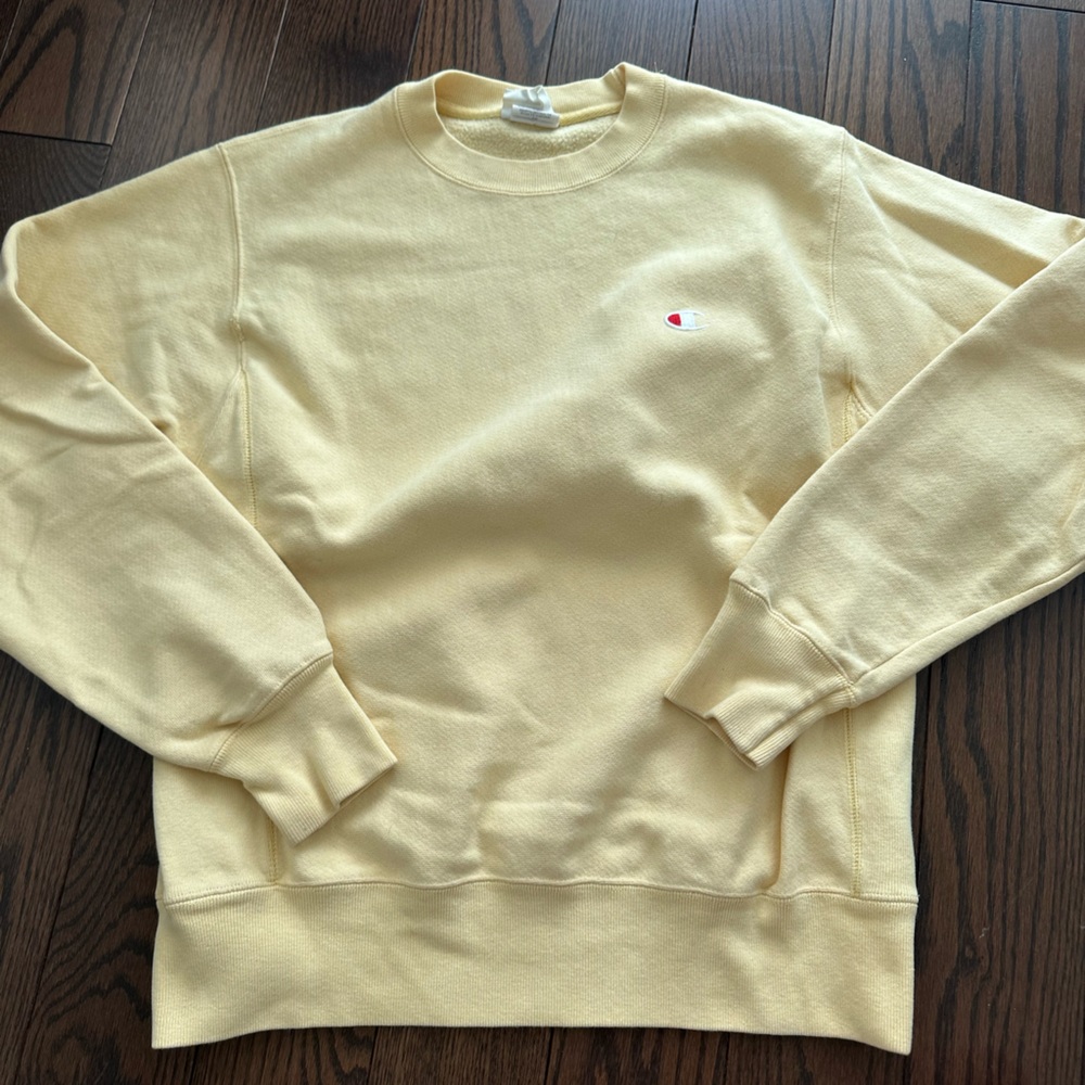 Pastel yellow Champion crew neck